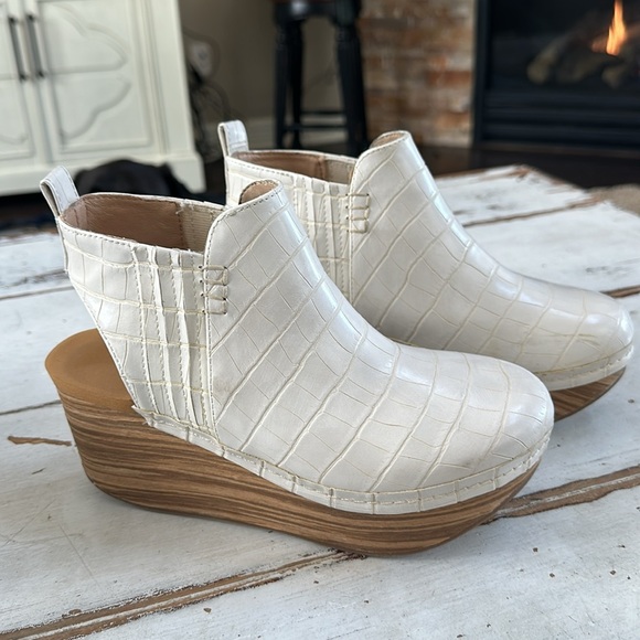 - YellowBox Barty white/cream wedge clogs size 6 - Picture 4 of 8